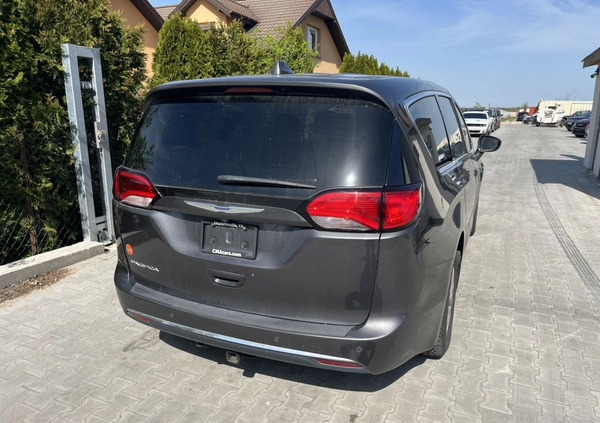 Chrysler Pacifica cena 49900 przebieg: 139000, rok produkcji 2019 z Piwniczna-Zdrój małe 497